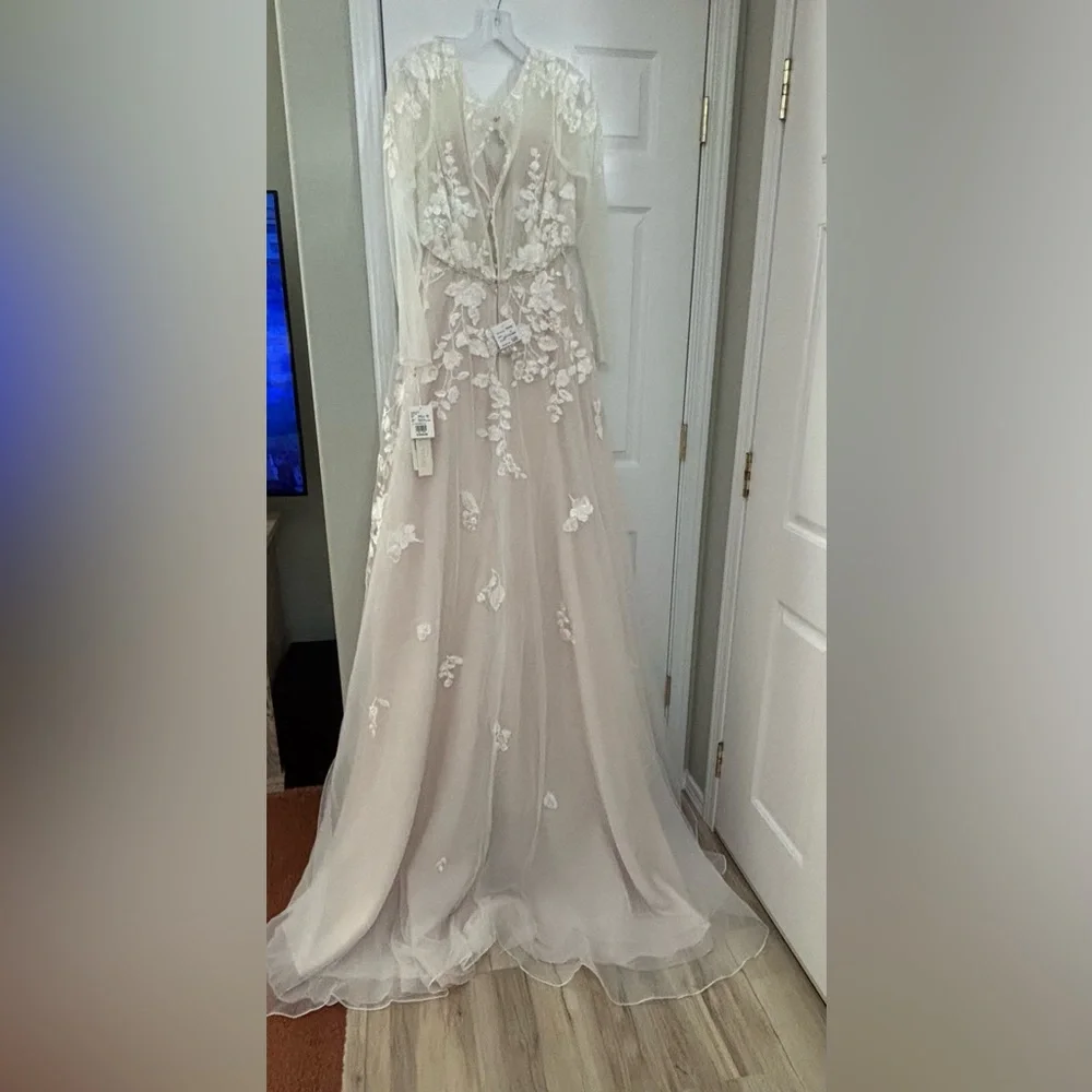 Ivory Wedding Dress by Galina Signature - Picture 12 of 17